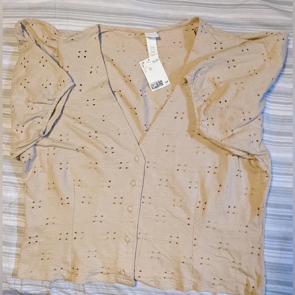 H&M Women’s bubble sleeve cropped blouse